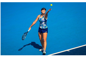 Noskova, 19, eliminates World No. 1 Swiatek from Australian Open