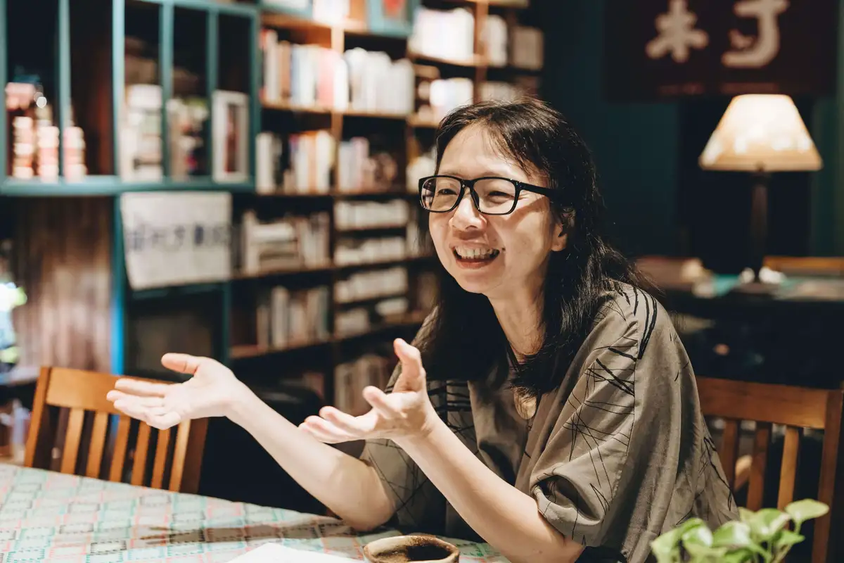 新村芳書院「山長」施岑宜。