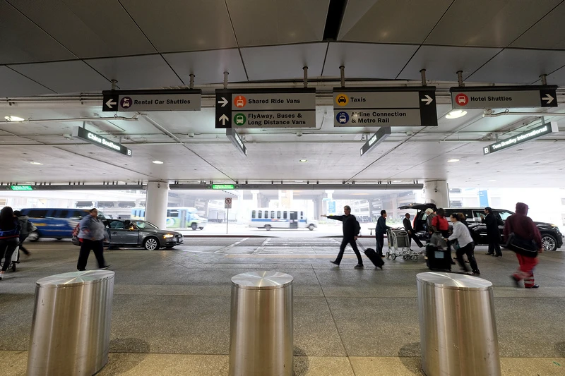 【洛杉磯租車推薦】洛杉磯機場租車經驗、便宜比價、保險＆注意事