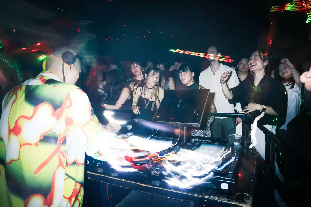 FTK 參與東京電気菩薩派對演出