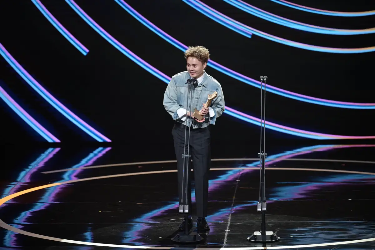 最佳音樂劇類男演員獎：許富凱／瘋戲樂工作室 《五木大学—夜の女王櫻子媽媽》