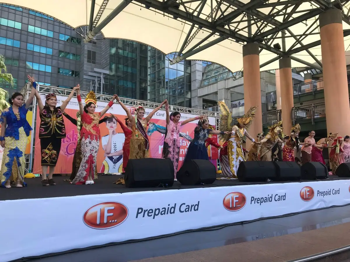 遠傳電信與印尼在台辦事處合作，參與在台灣舉辦的節慶活動。