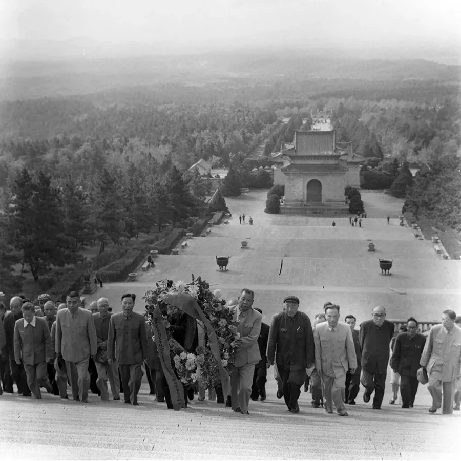 作为新中国第一代女摄影师10492 拷贝.jpg