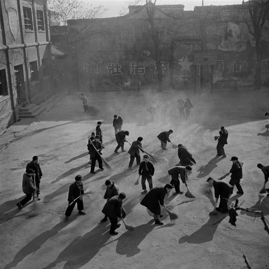 作为新中国第一代女摄影师2596 拷贝.jpg