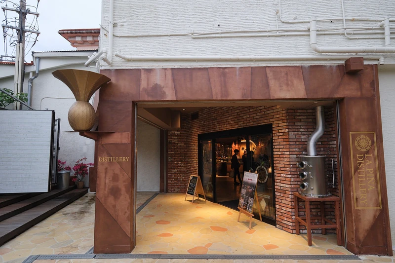 【沖繩】名護鳳梨園：逼真恐龍園區親子推薦＆搭超萌鳳梨電動車冒