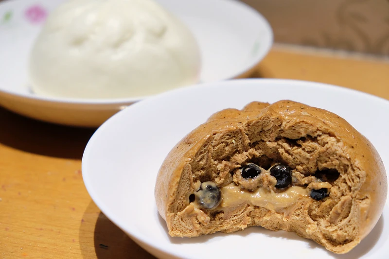 【新竹城隍廟美食】2024城隍廟夜市必吃推薦！鴨香飯、包子、