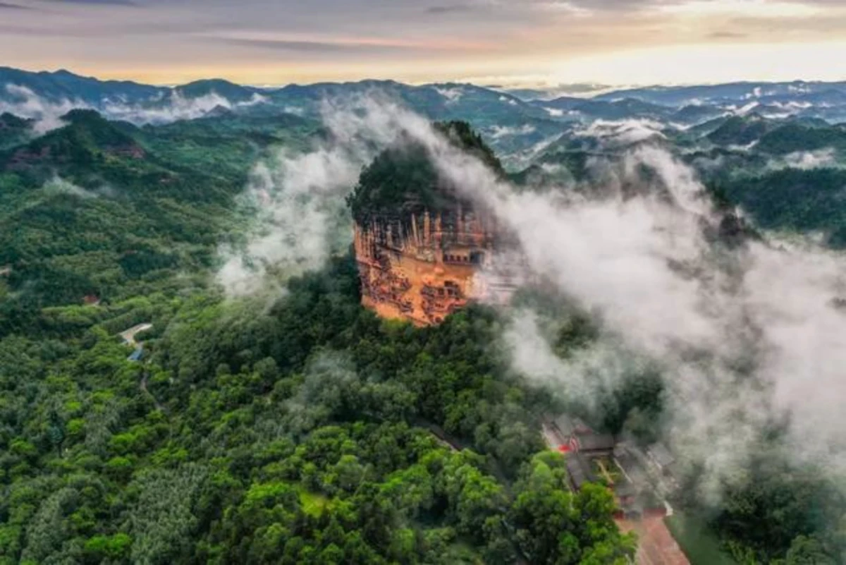 吴健 敦煌789 拷贝.jpg