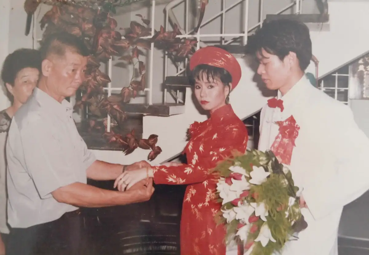 《絨邦》內之舊照片