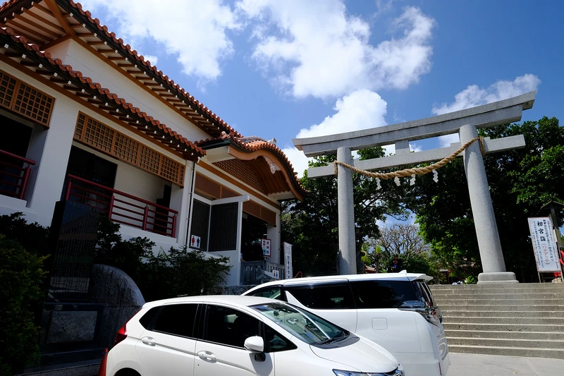 【沖繩】波上宮：海灘上的絕美神社！交通停車、書包御守＆最佳拍