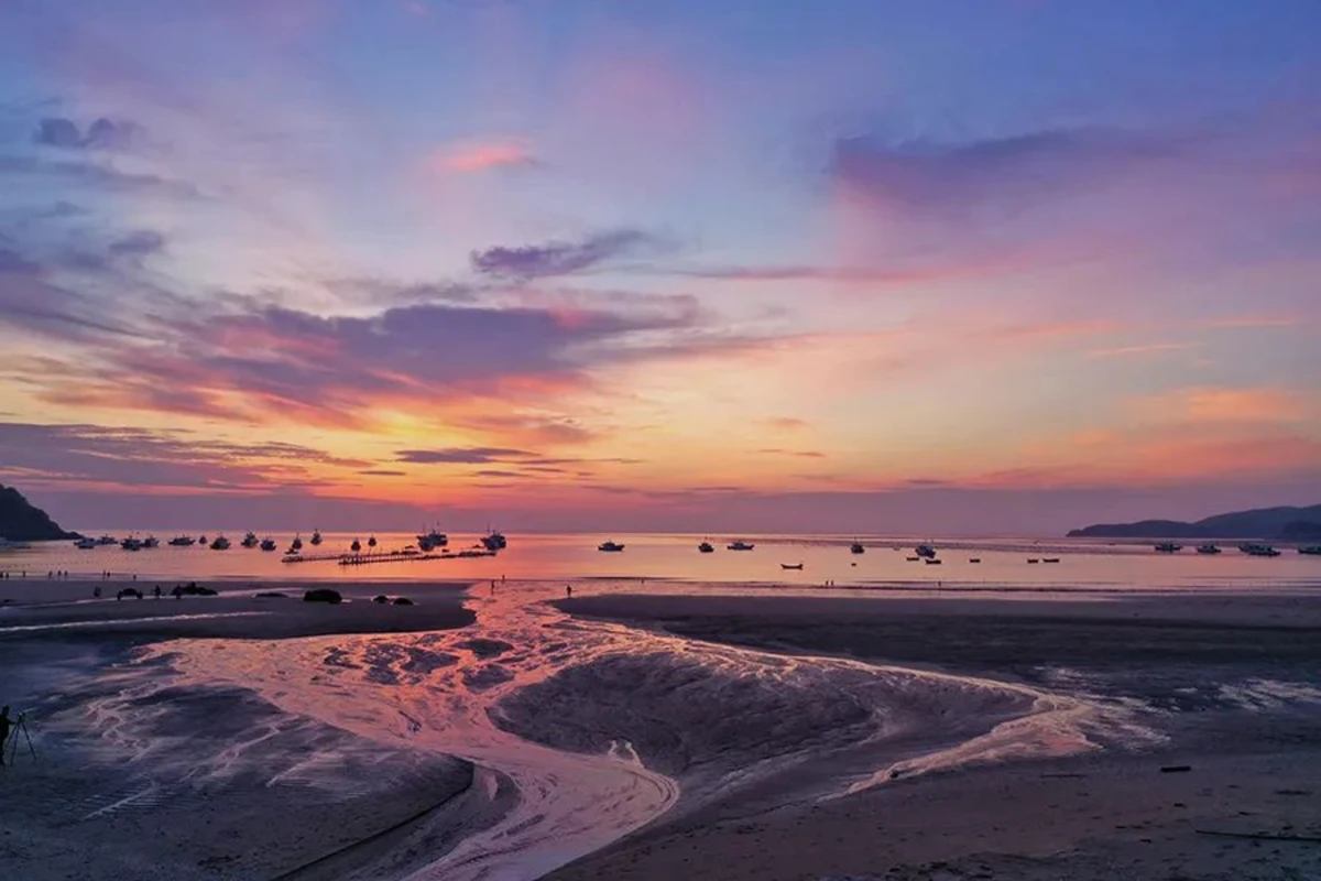 奔赴山海 无尽蓝绿丨1538 拷贝.jpg