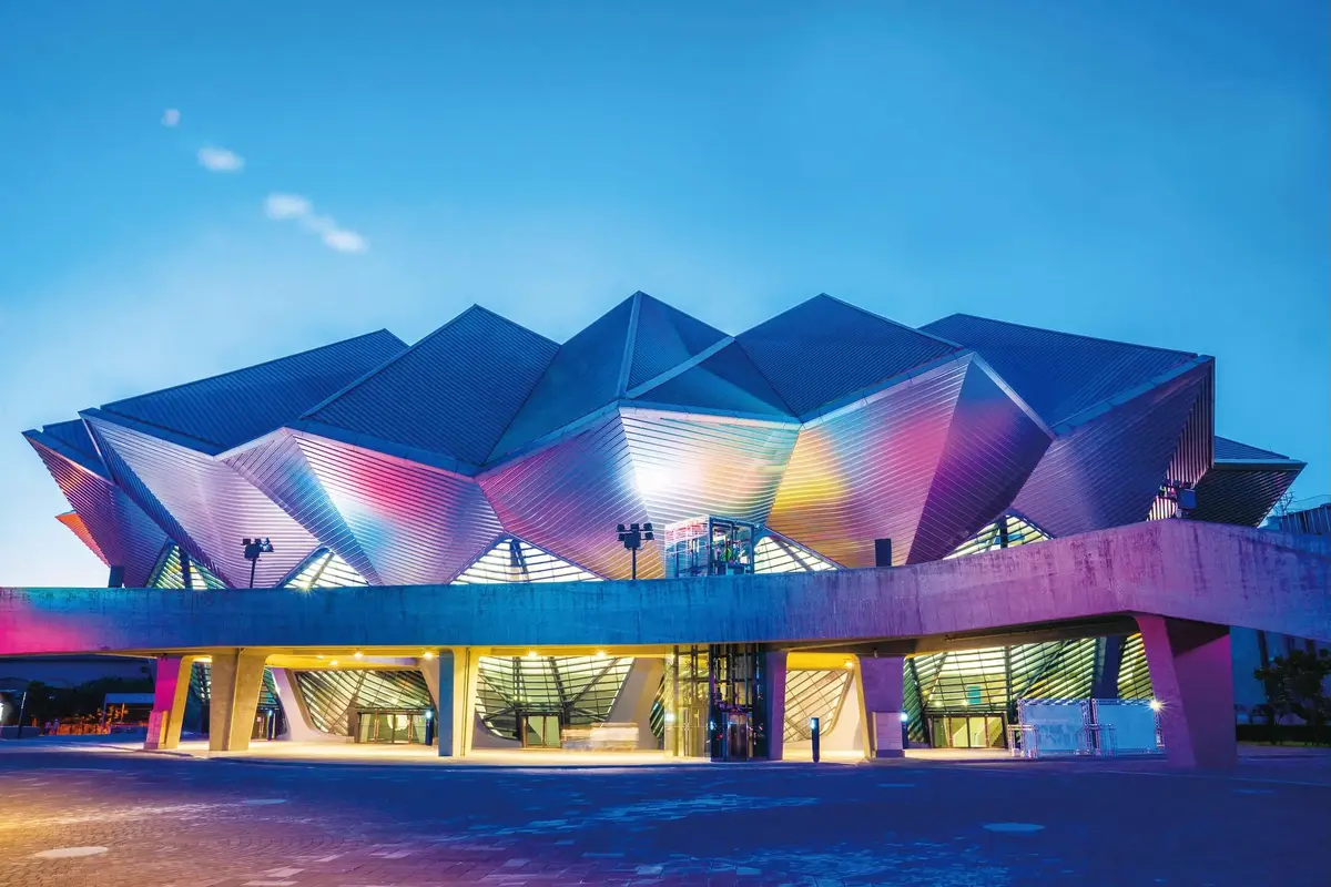 Night View of Taipei Pop Music Center／臺北流行音樂中心的夜間外觀。圖片提供／Department of Cultural Affairs, Taipei City Government