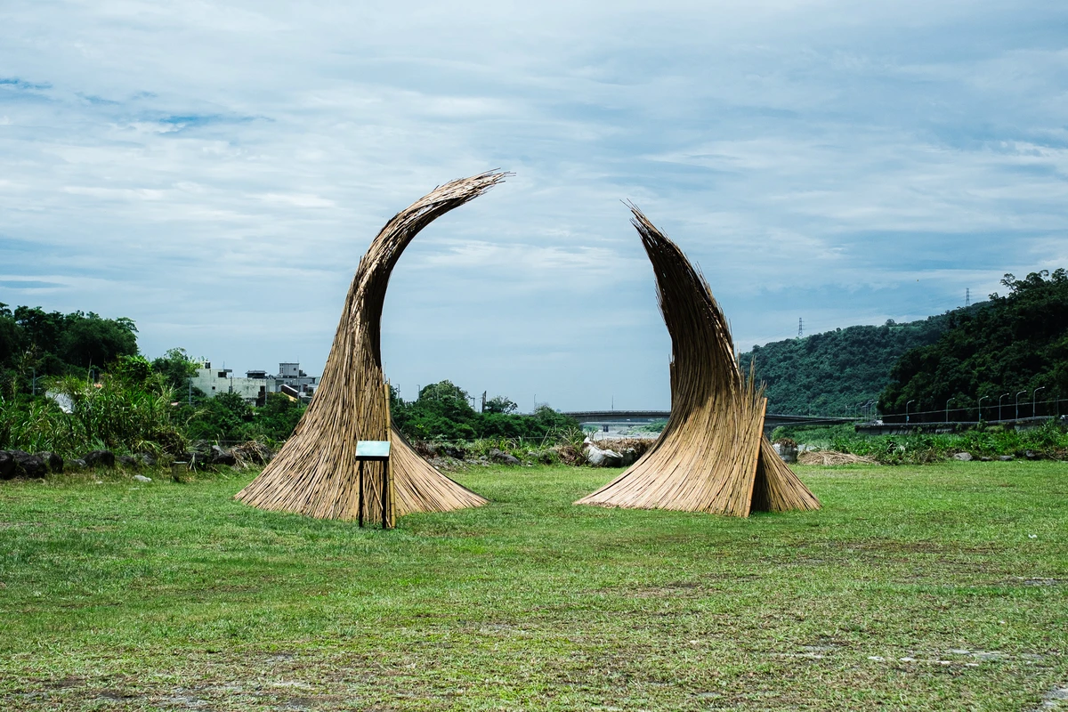 李蕢至的《氣鏡之門》