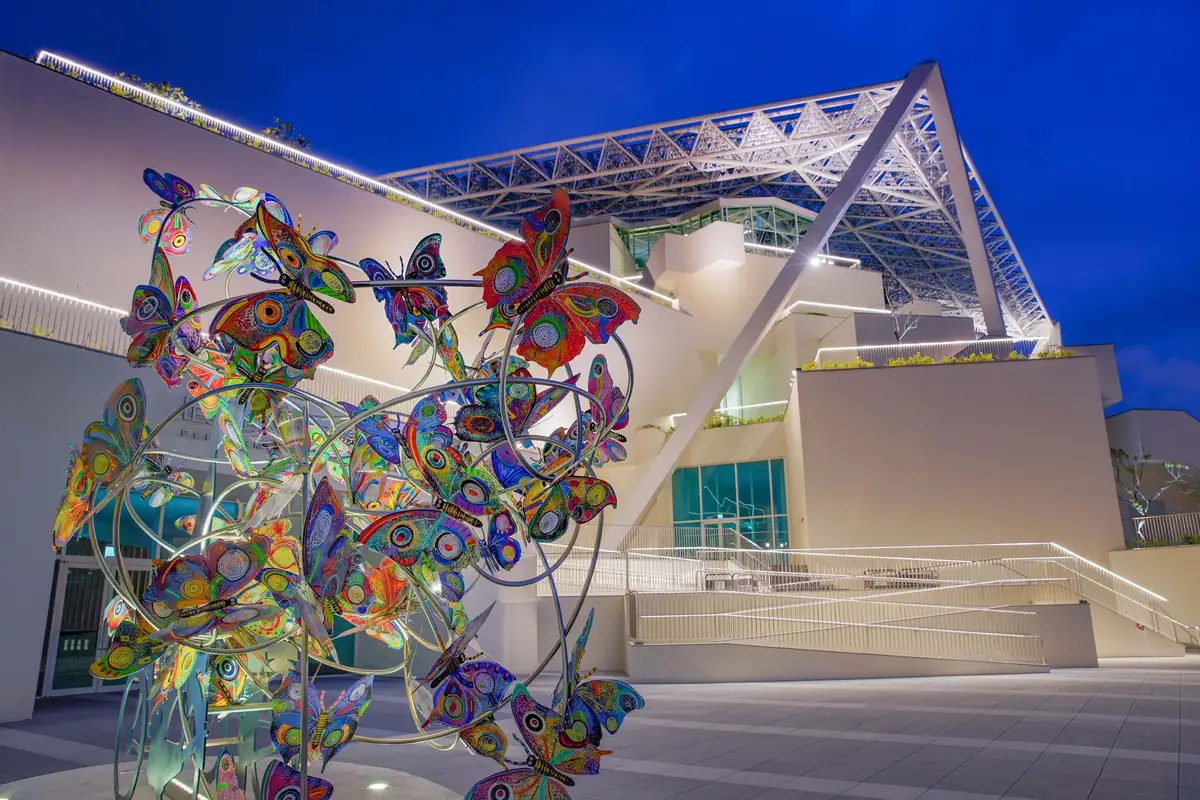 連夜景都漂亮的南美館二館。