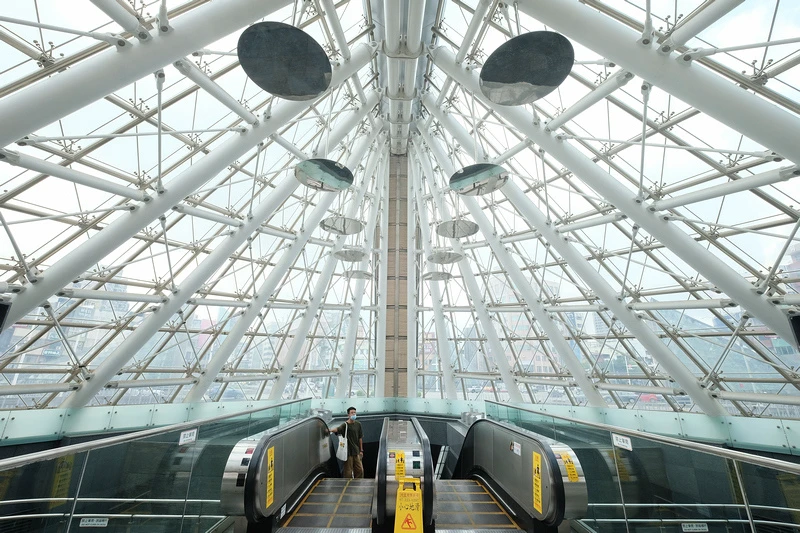 【高雄捷運】美麗島站光之穹頂：世界最大圓形車站！美食＆周邊景