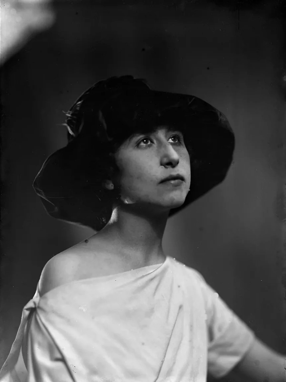 摘要8197 拷贝.jpg