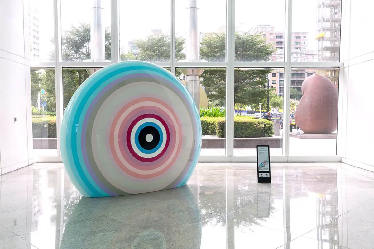 陳怡潔〈艾莎的極速飛行〉。