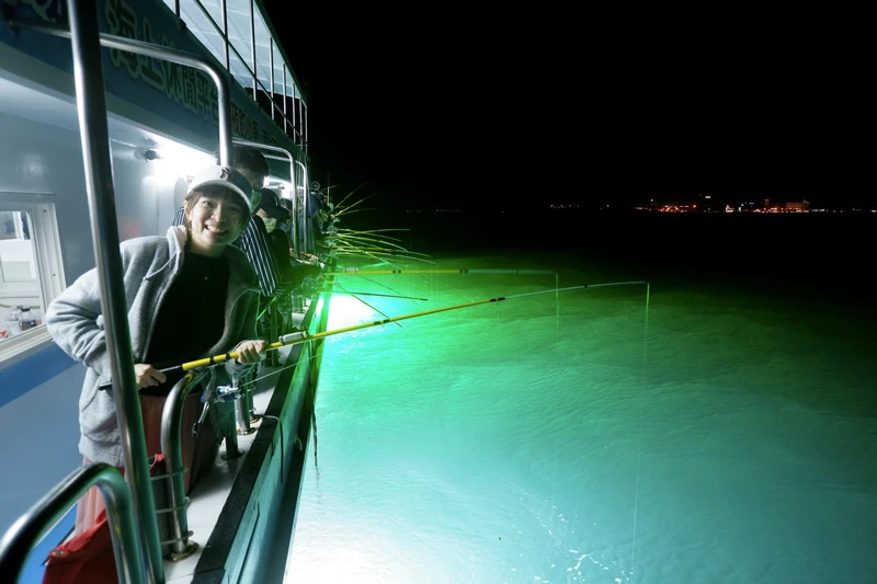 【澎湖夜釣小管推薦】夜釣小管技巧、小管季節時間、看煙火等好玩