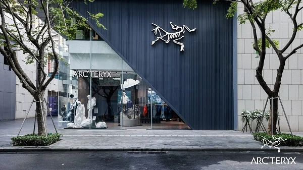 始祖鳥深圳萬象天地旗艦店ASC