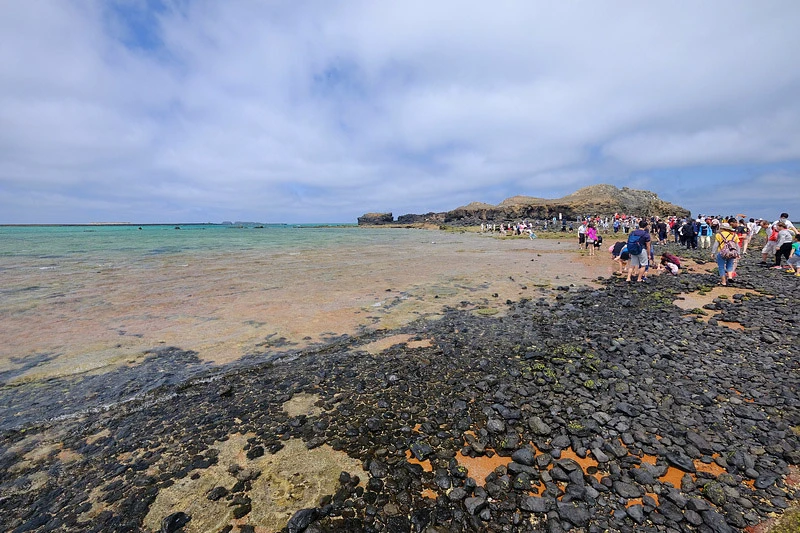 【澎湖】奎壁山摩西分海：看潮汐時間表橫跨神秘海中央＆附近景點