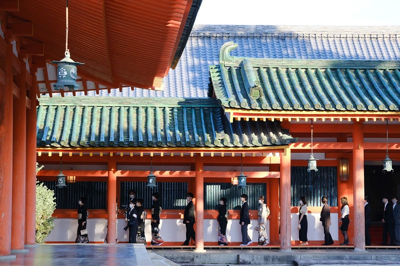 【京都】平安神宮：紀念建都千年而建！神苑櫻花夜櫻點燈＆楓葉必