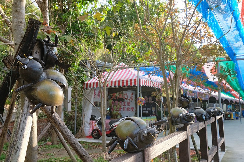 【苗栗】貓狸山功維敘隧道：七彩霓虹燈步道、懷舊火車、市集美食