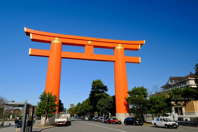 【京都】平安神宮：紀念建都千年而建！神苑櫻花夜櫻點燈＆楓葉必