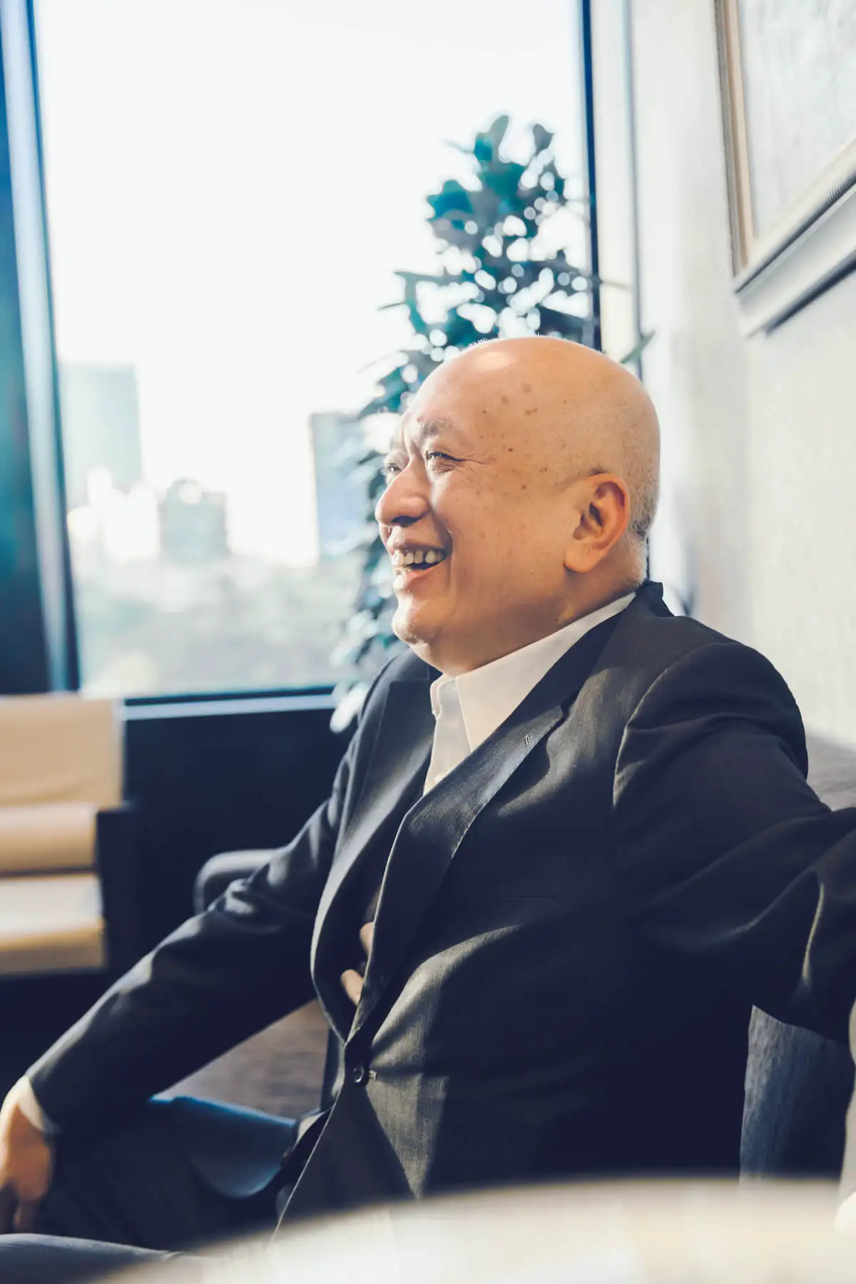 即便已來到古稀之年，鄭家鐘的積極正向與玩心仍滿溢於話語與神情間。