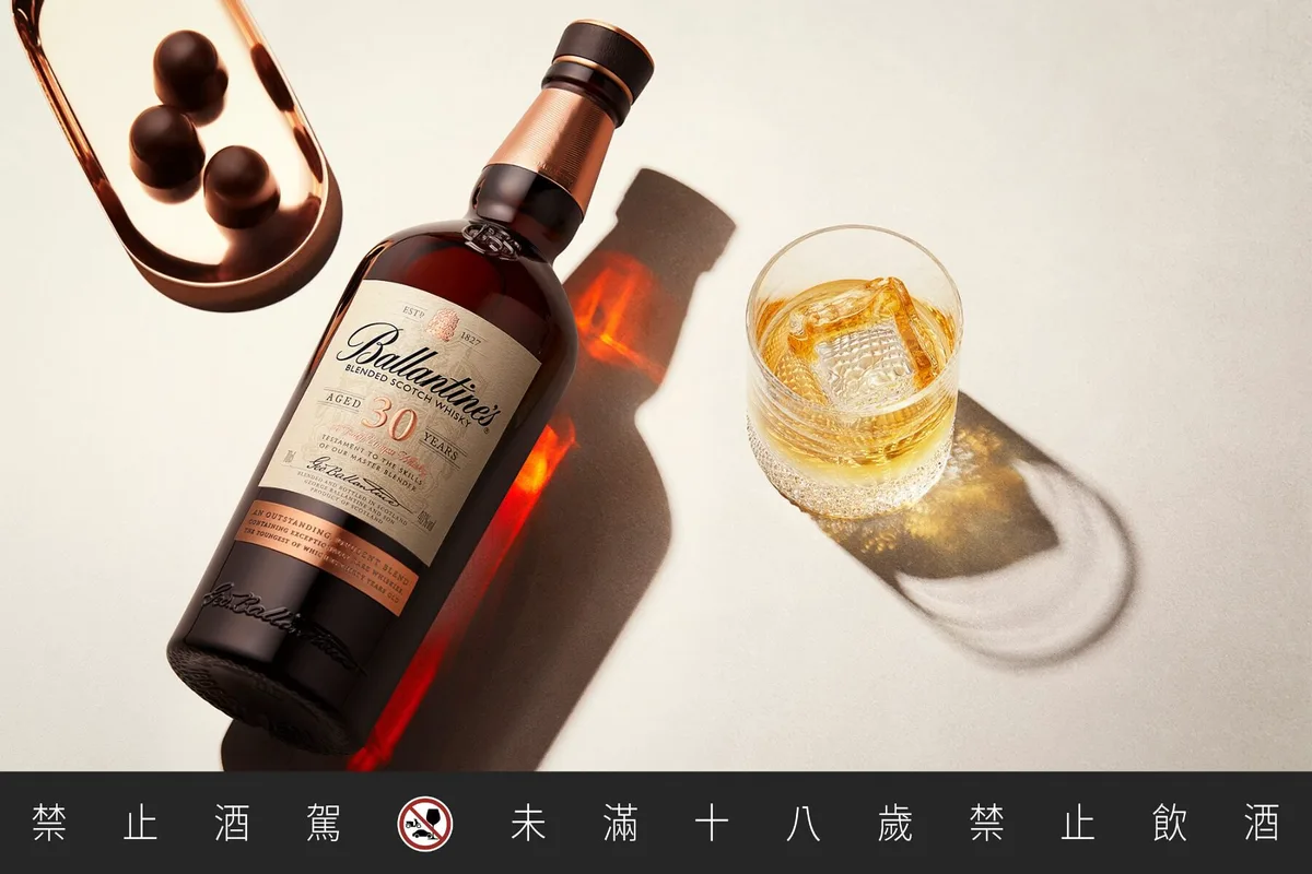 圓潤而悠長的百齡罈30年，象徵著時間淬鍊的極致之作。