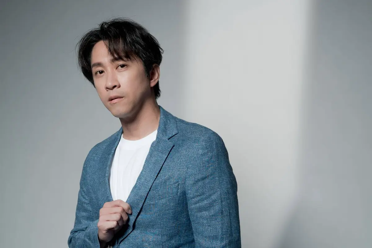 陳漢典認為，即便《沒有人想交作業》以讀劇為基礎，讓演員拿著劇本上台演出，但演員卻要對台詞與角色心境更內化，才有辦法能更自然地演出。