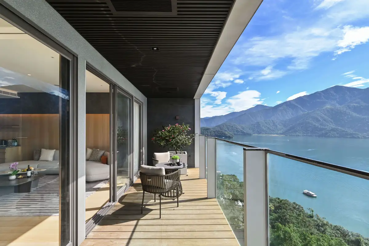 漢來日月行館 客房均具備面湖獨立陽台。