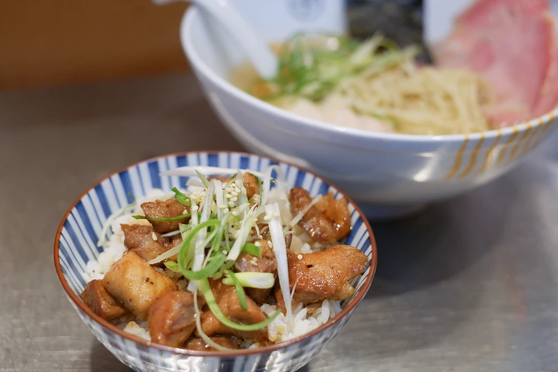 【新竹】東門市場美食地圖：Top9必吃推薦！米粉湯麵線甜不辣