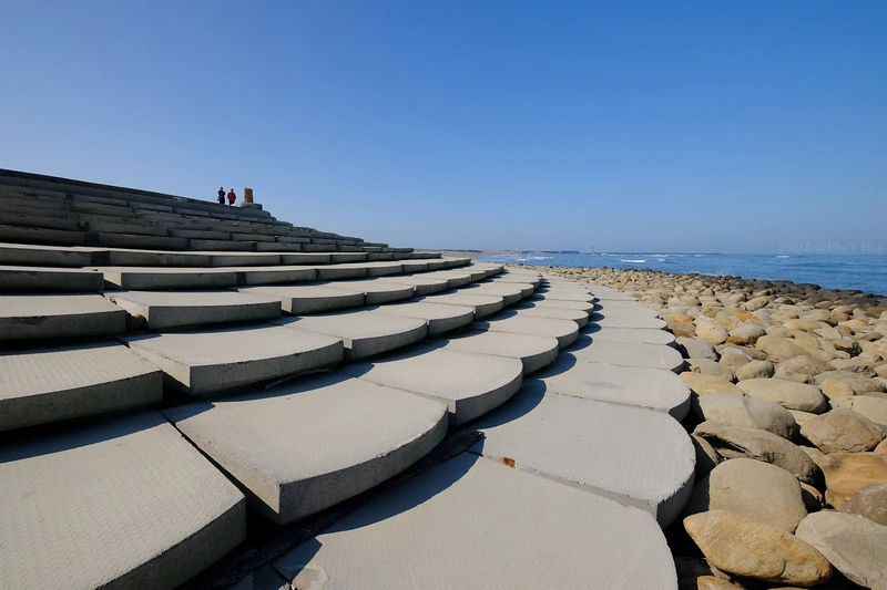 【新竹】南寮漁港攻略：波光市集、魚鱗天梯、美食餐廳、騎腳踏車