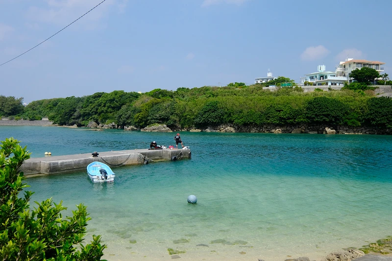 【沖繩】奧武島：貓島美食交通全攻略！暗藏美味天婦羅的純樸小漁