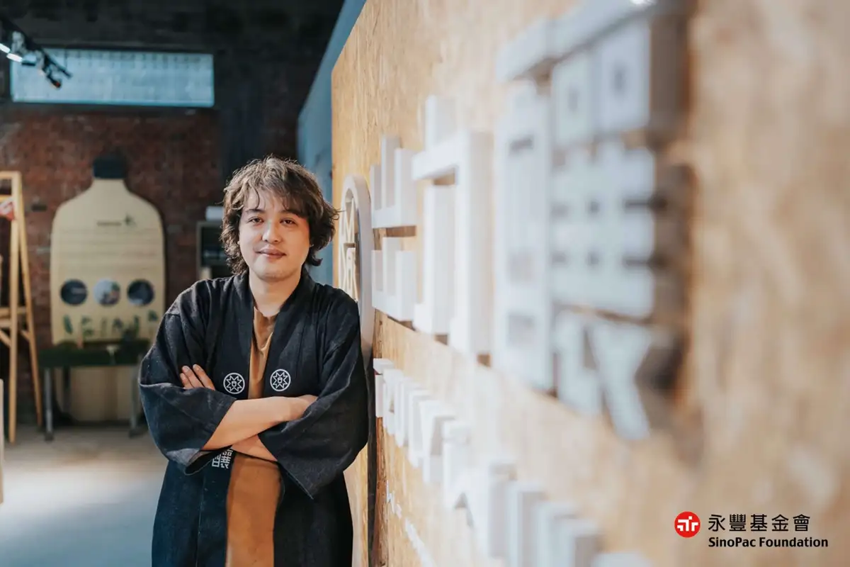 台東東河的「出力釀」，復育麴菌、共享酒廠，使傳統釀酒文化合法回歸。