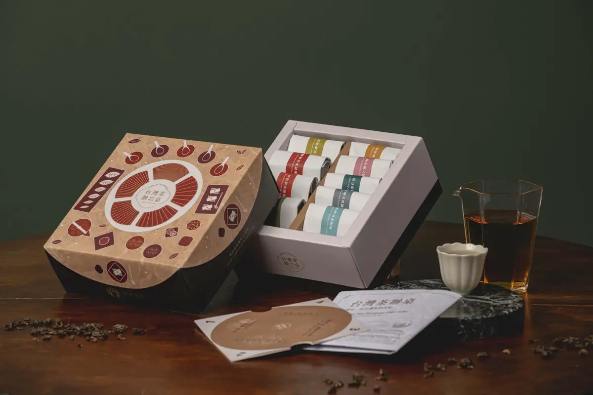 「鹿苑茶莊」臺灣茶辦桌體驗盒（照片來源／鹿苑茶莊）