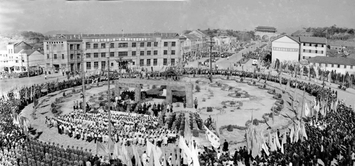 20240910_1725939854409629.jpg 作为新中国第一代女摄影师4736 拷贝.jpg