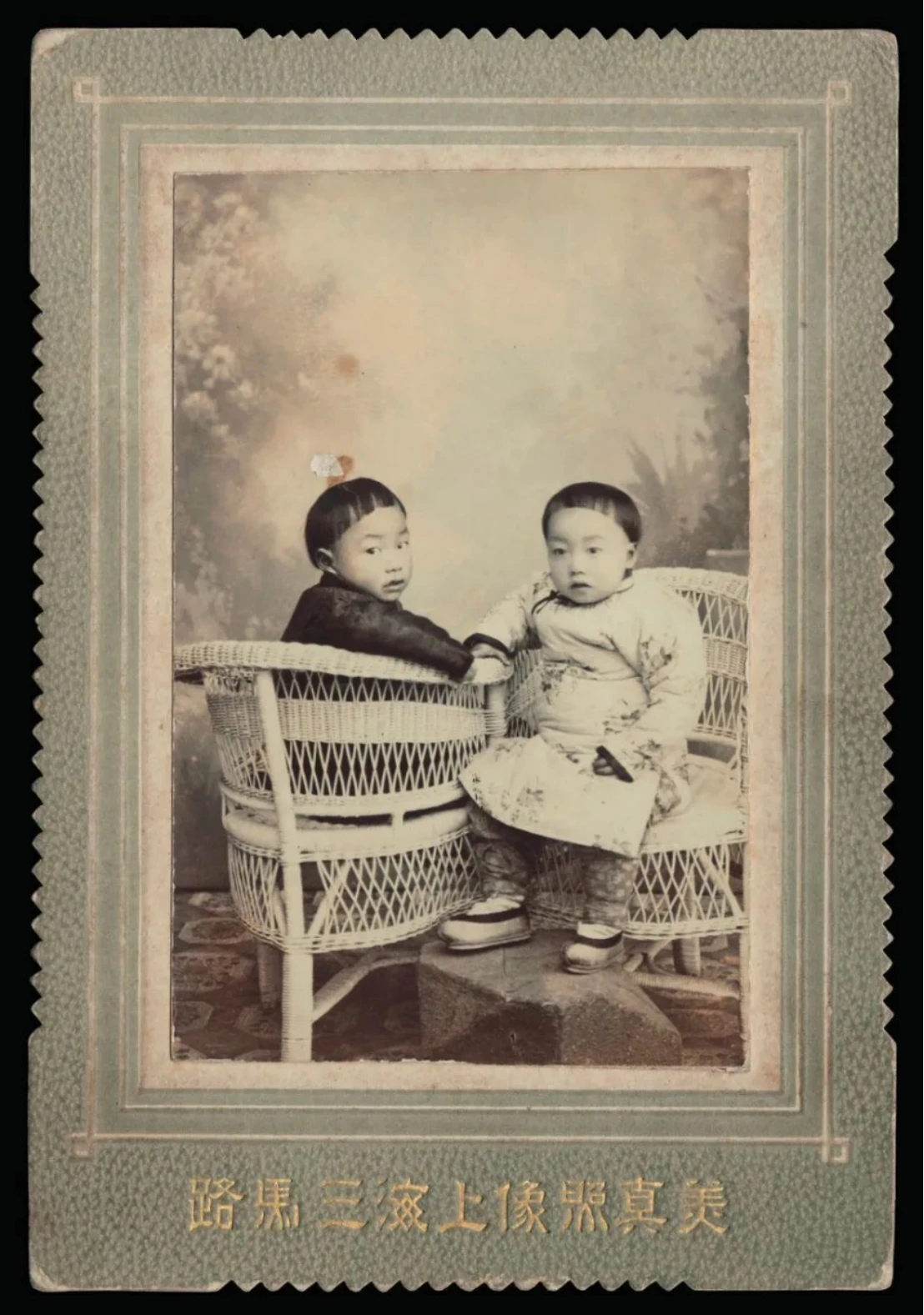 摘要3304 拷贝.jpg