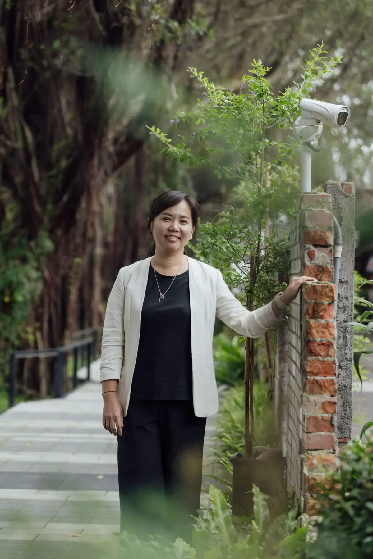 黃筠舒經常回來走逛，觀察園區成為居民與觀光客日常的一部分。