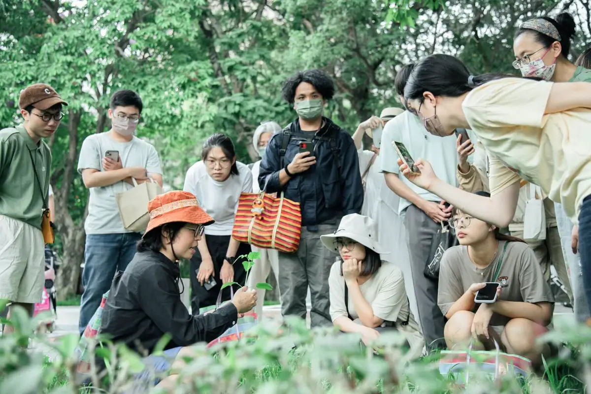 「+1+1+1=嘉義式」舉辦的舉辦「城市公園野草學：嘉義當代採集創作」活動