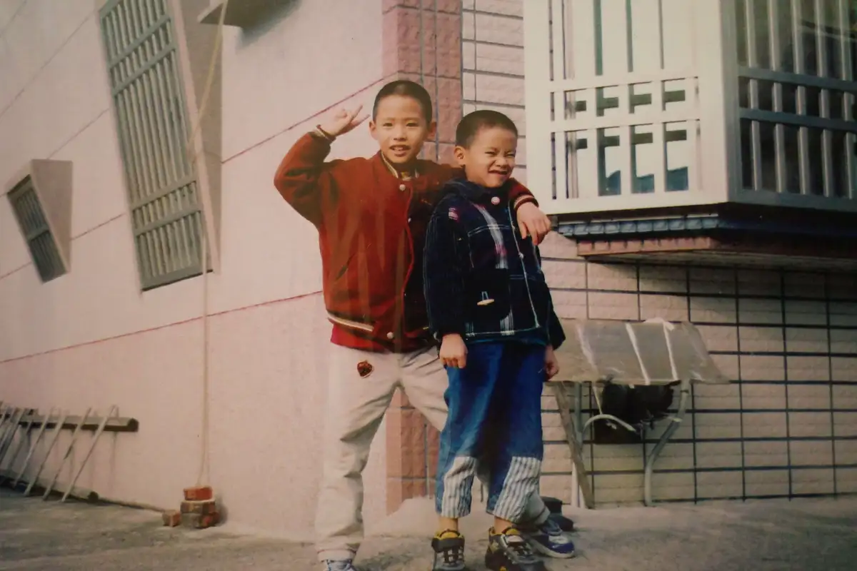 收錄於《本是同根生》中的老照片