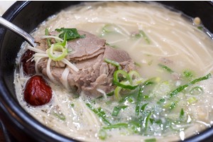 【韓國首爾】神仙雪濃湯：牛骨慢熬醇濃雪白湯必嚐！明洞弘大分店多