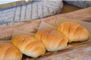 【首爾】聖水洞自然島鹽麵包：爆紅鹽可頌！風靡韓國，鹹香奶油酥脆超厲害