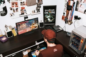 【VERSE Room】開箱格鬥電競冠軍「五股石油王」的房間——武林藏在掌指間