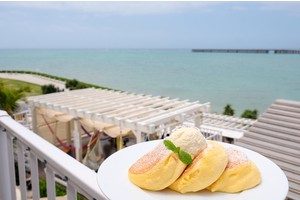 【沖繩】幸福鬆餅：瀨長島必吃美食配海景超夢幻！預約教學＆菜單推薦