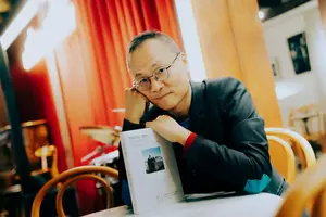 鴻鴻與《給妮卡的三個願望》：50歲後，爵士樂如何改變一位詩人與劇場導演的人生？