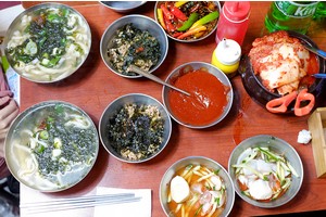 【韓國首爾】韓順子奶奶手工刀削麵：南大門市場霸氣店！多送兩碗吃到撐