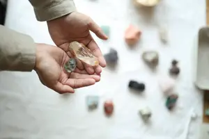 【新手挑礦指南】一定要認識的10種礦石！專訪「大氣層水晶」主理人闆班