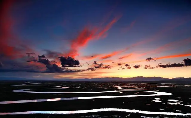 几个朋友旅游，出发了才知道有一个没钱的还不提前说，旅途中屡屡借钱，你们会怎么做？