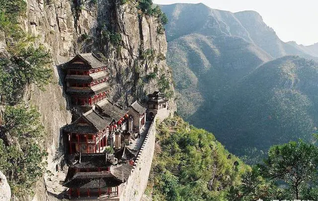 从北京出发2个小时高铁可到的旅游地方有哪些？