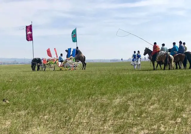 想带家人去草原自驾游，沈阳出发，推荐下一星期的路线？